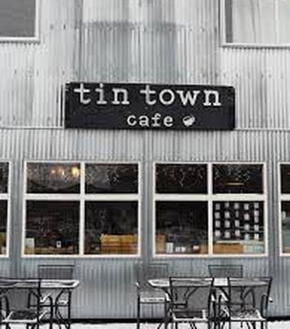 Tin Town Cafe, Courtenay